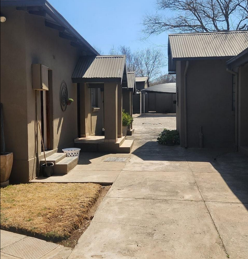6 Bedroom Property for Sale in Harmonie Eastern Cape